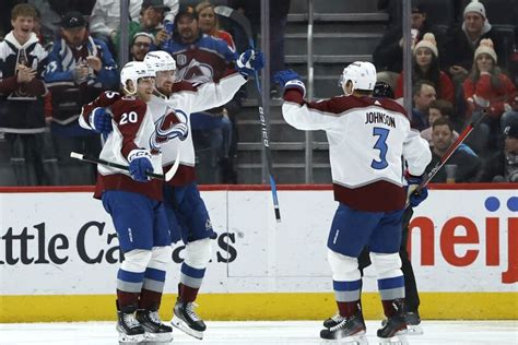 Avs get 5 goals from 5 different players in 5th straight win